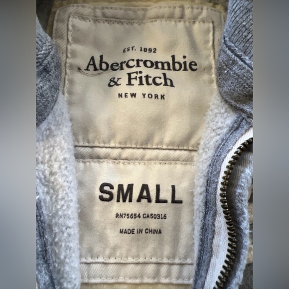 Abercrombie and Fitch sweatshirt small - Picture 7 of 8